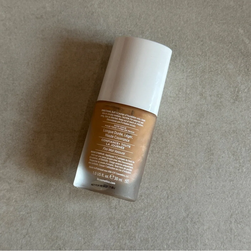 IT Cosmetics Confidence in a Foundation Shade 240 Med Bronze